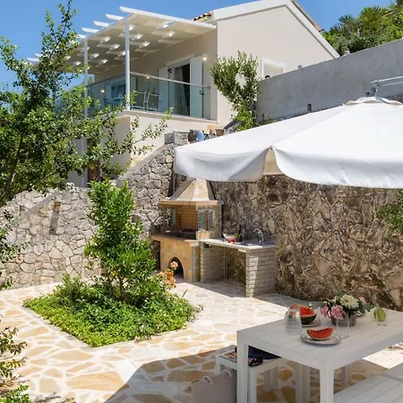 Alisachni Apartment *