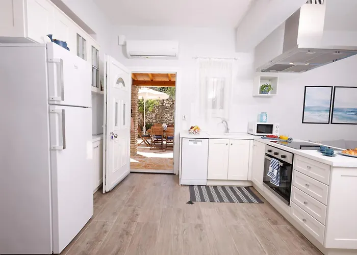 Apartment Alisachni Ground Floor
