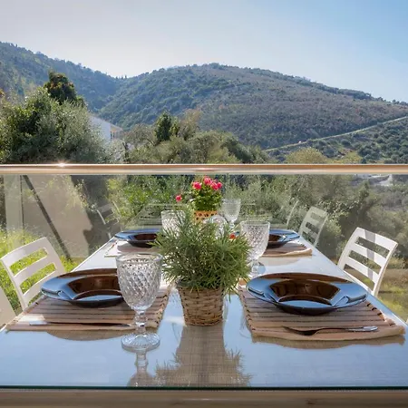 アパート Alisachni *