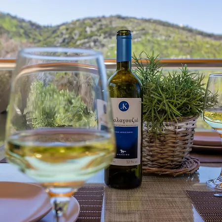 アパート Alisachni Apraos