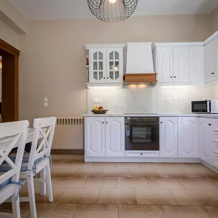 Alisachni アパート *